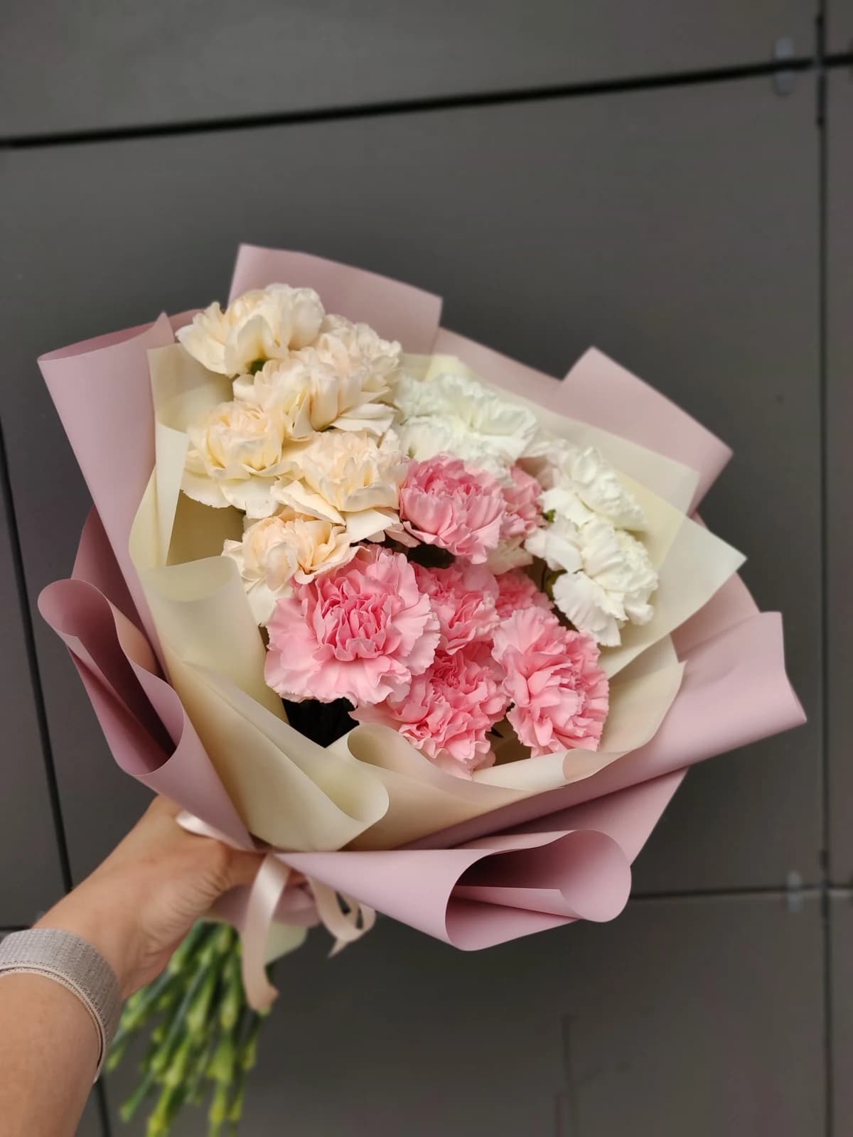 Пастельное кружево — букет ажурных диантусов
