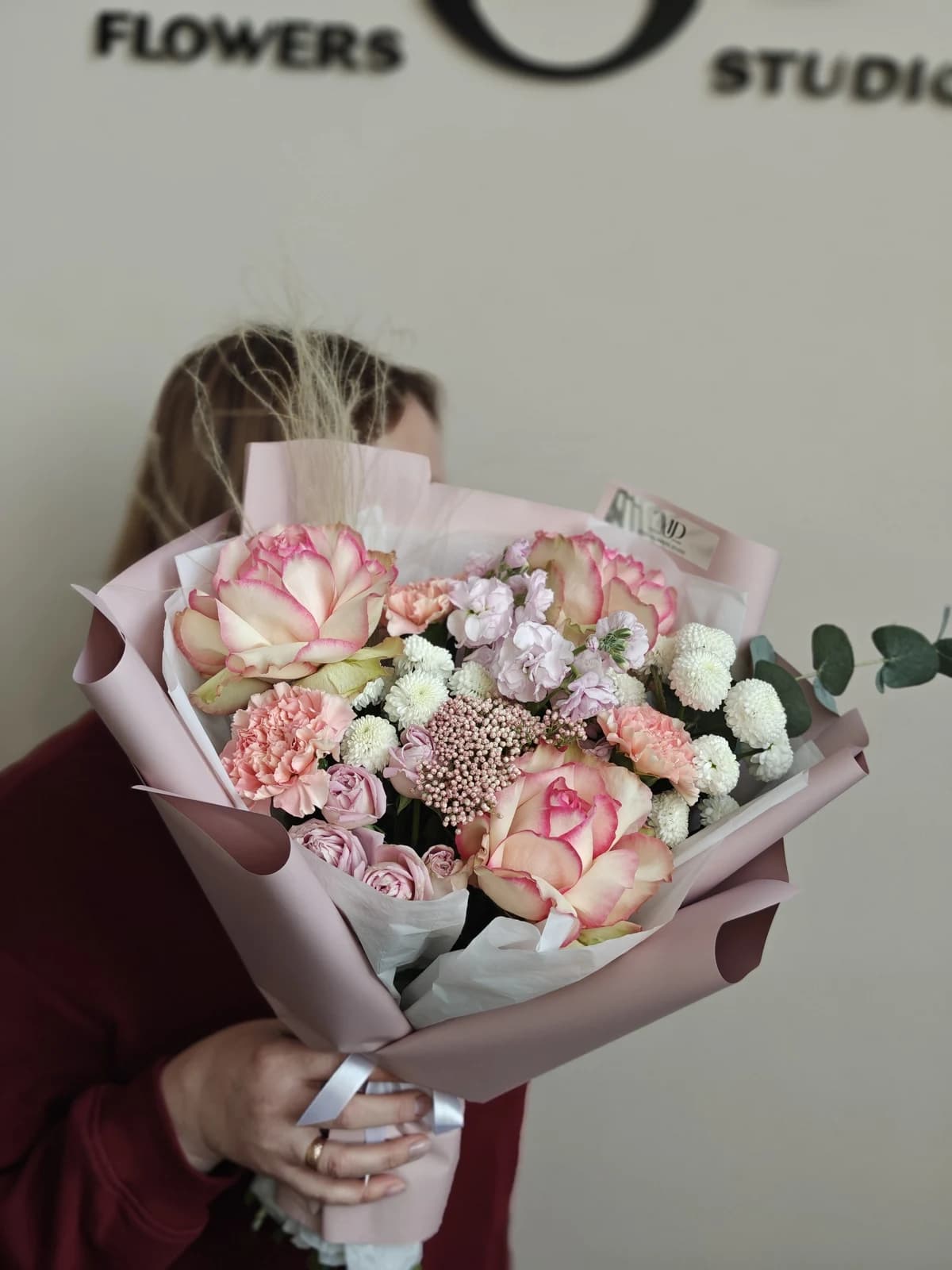 Розовый разворот — букет с французскими розами